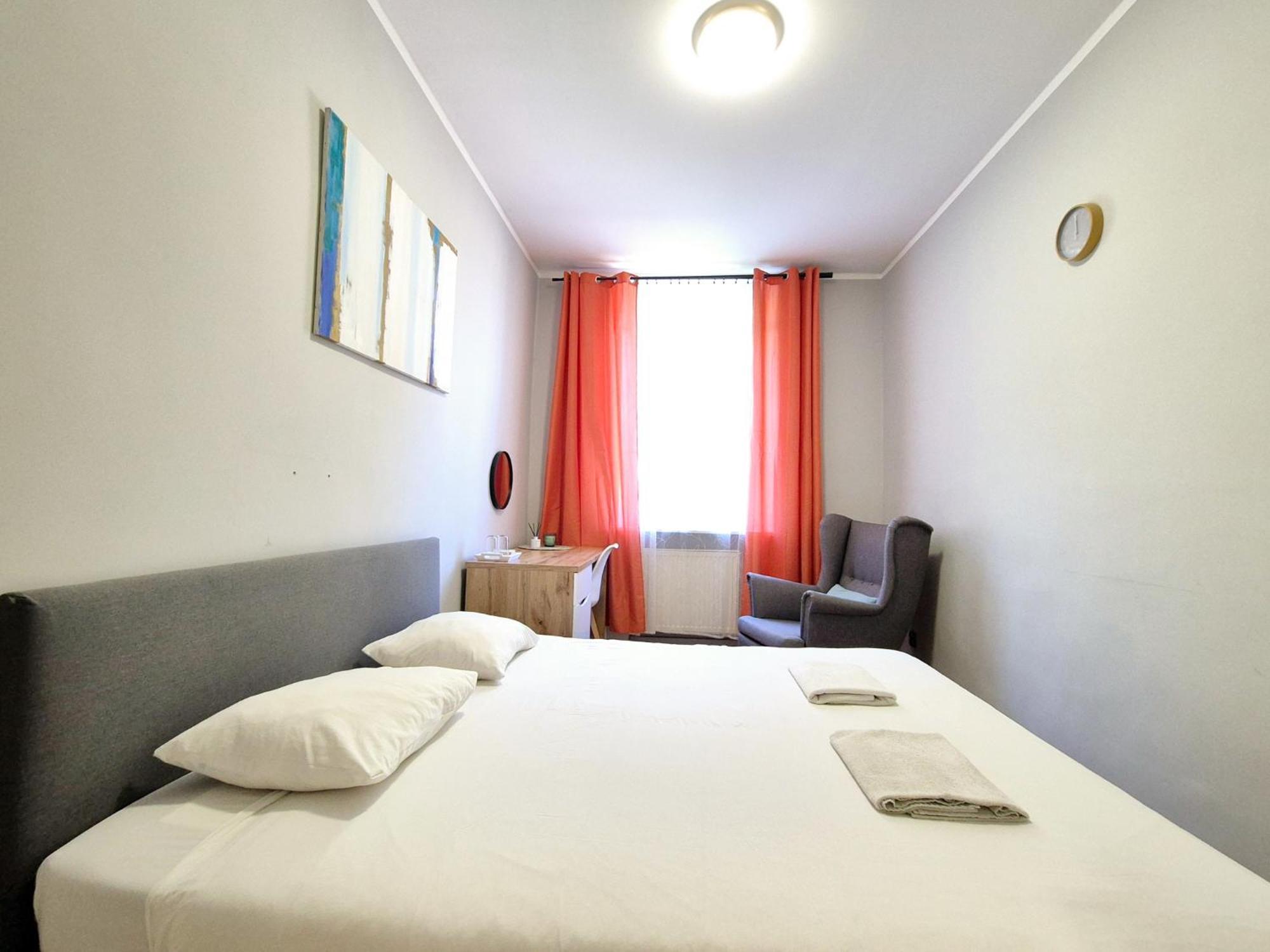 Pini Hostel - Przytulne Pokoje W Centrum Krakowa Экстерьер фото