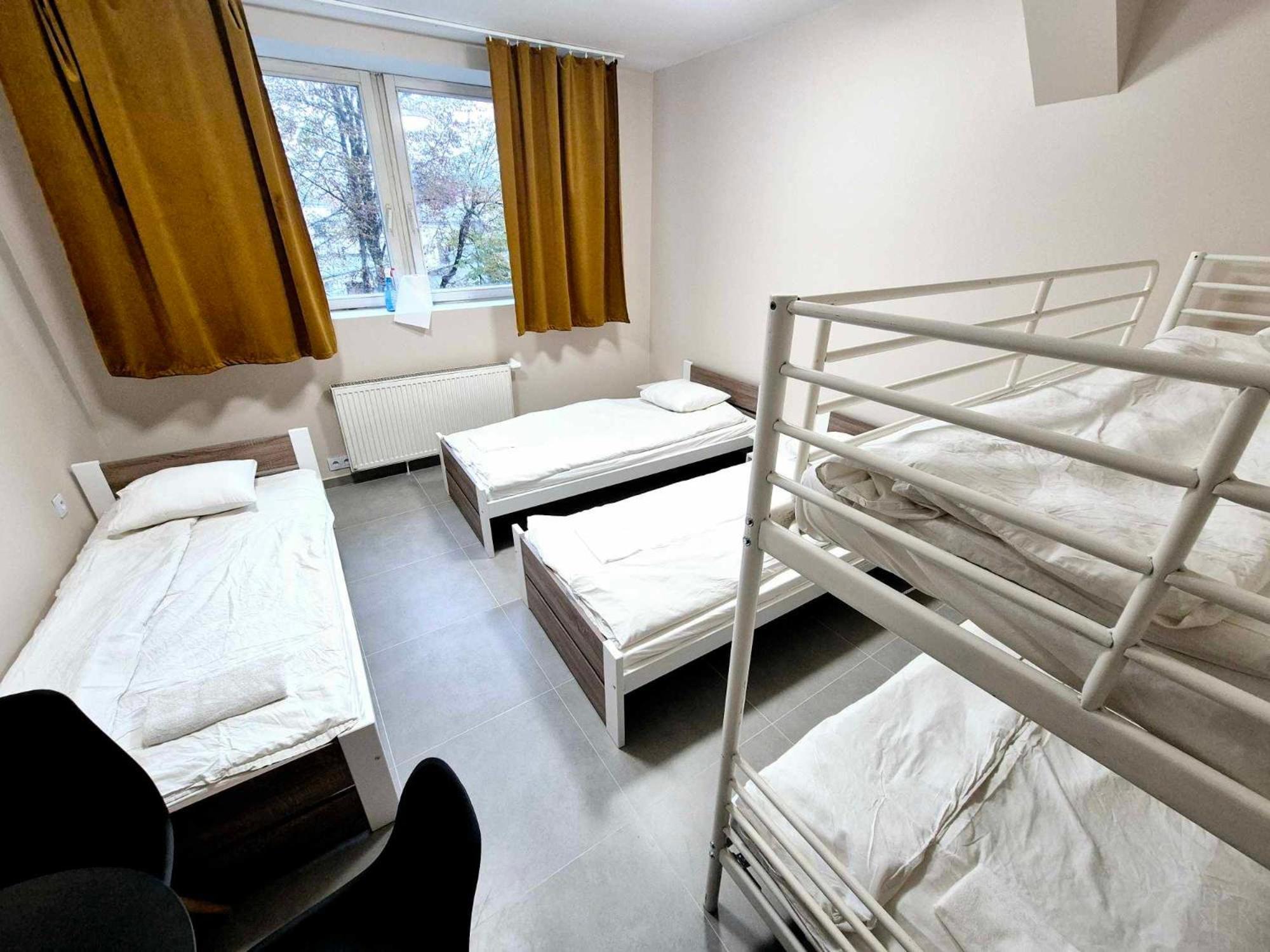 Pini Hostel - Przytulne Pokoje W Centrum Krakowa Экстерьер фото